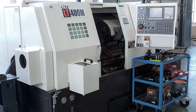 Токарно-фрезерный обрабатывающий центр.jpg