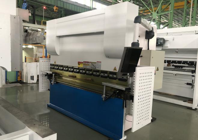 Листогибочный пресс с ЧПУ CHD-PT63T2500-E21