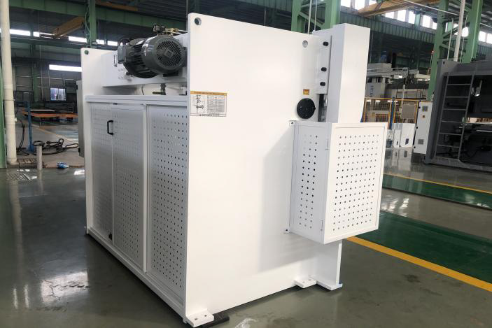 Листогибочный пресс с ЧПУ CHD-PT63T2500-E21