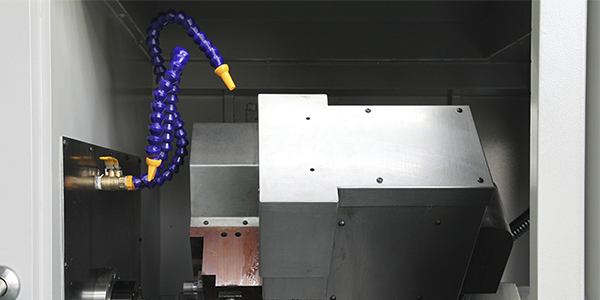 Детальное фото токарно-фрезерного станка Детальное фото токарно-фрезерного станка