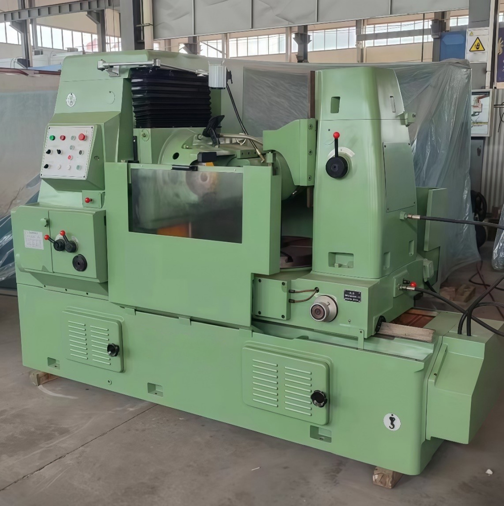 Зубофрезерный станок YM3180H