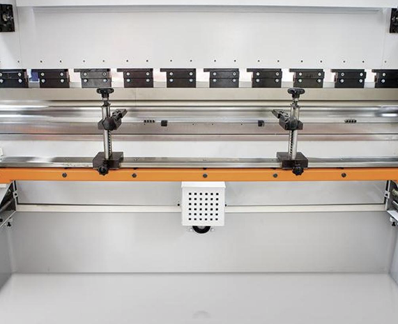 Листогибочное оборудование 125T3200 4+1 CNC