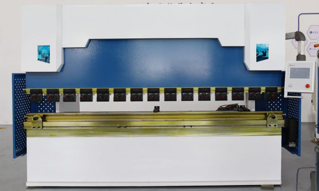 Листогибочный пресс с ЧПУ WC67K-300/3200