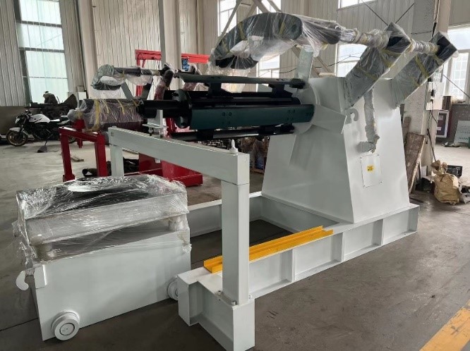 Линия для продольно-поперечной резки рулонной стали RVSN-0.4-1250-12T