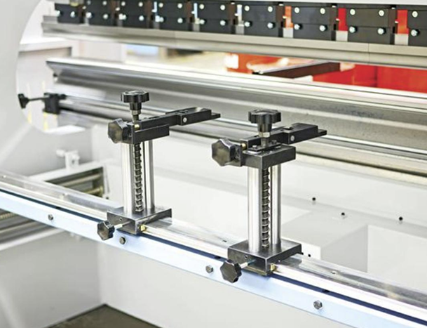 Листогибочное оборудование 125T3200 4+1 CNC