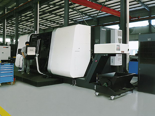 Токарно-фрезерный обрабатывающий центр