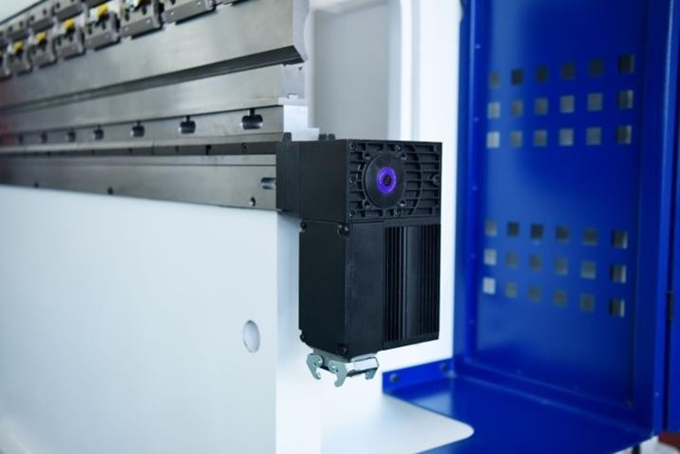 Листогибочный пресс WEK – 100 x 3200 4+1