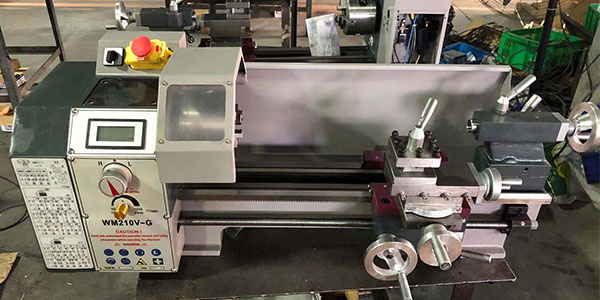 Токарный станок