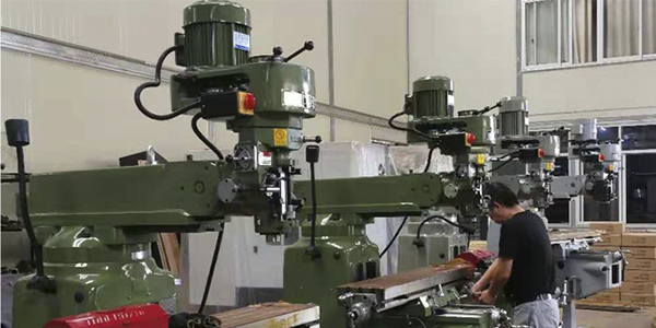 Бесконсольные фрезерные станки