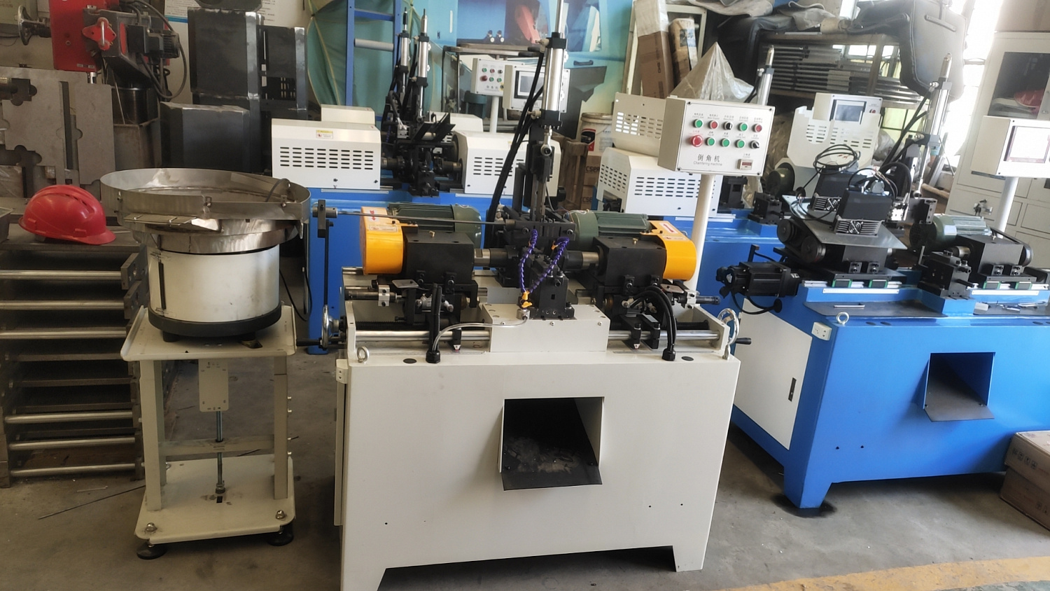 Поставка автоматических фаскоснимателей SLD-30CNC-2T и SLD-50CNC-2TC для предприятия из России